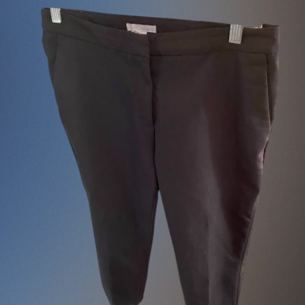 H&M Women's Black Dress Capris - Picture 2 of 6